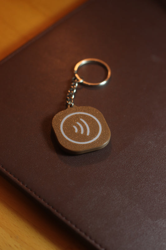 מחזיק מפתחות בצורת אנסטה + תג NFC מובנה